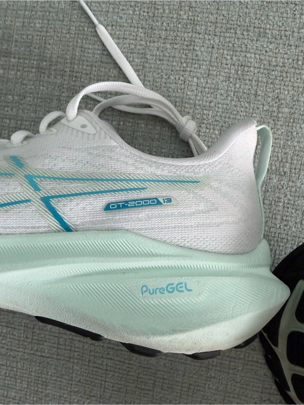 ASICS Gt-2000 13 Running Shoes. White/Soothing Sea. 9.5